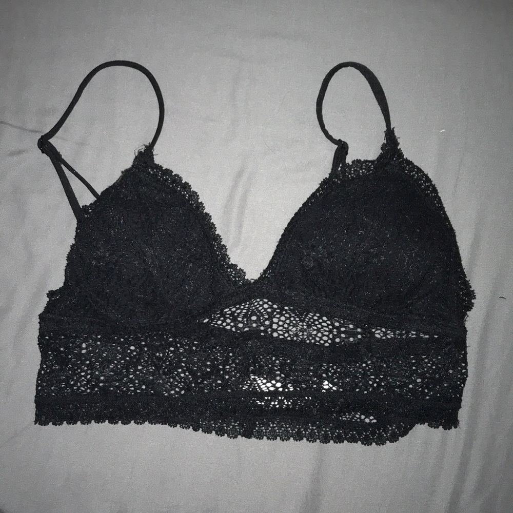 Black lightweight bra